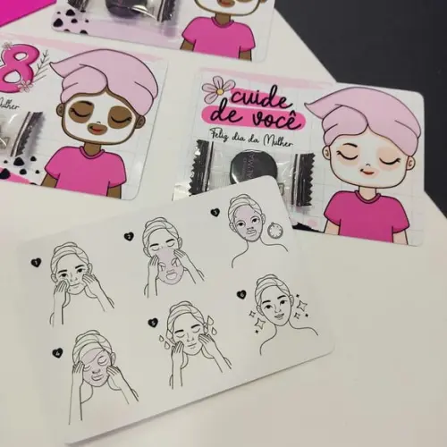 Card com Máscara Facial- Dia da Mulher