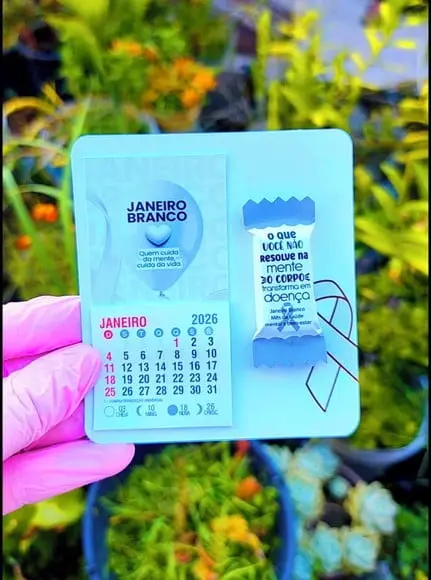 Card com Mini Calendário com Imã e Balinha- Janeiro Branco