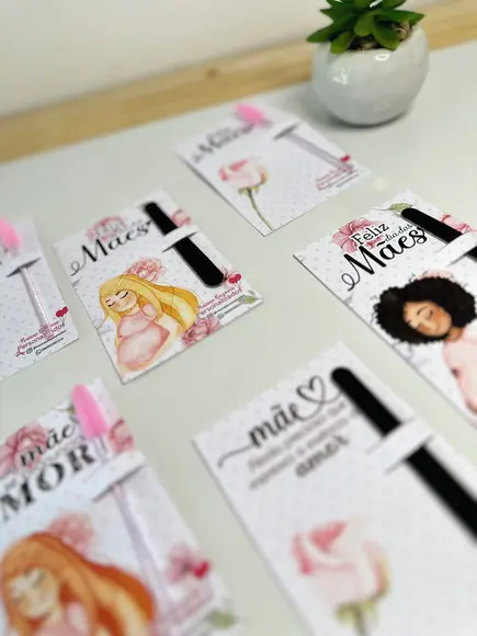 Card com Mini Lixa ou Escovinha- Dia das Mães