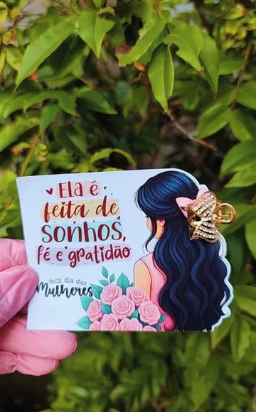 Card com Mini Piranha de Cabelo- Dia da Mulher