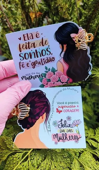 Card com Mini Piranha de Cabelo- Dia da Mulher