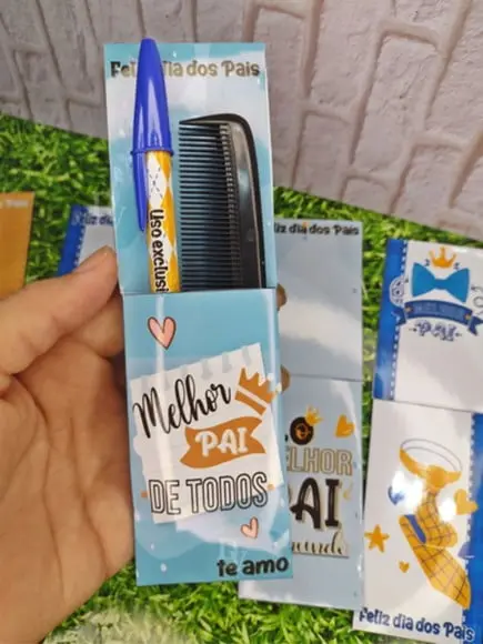 Card com Pente de Bolso e Caneta- Dia dos Pais