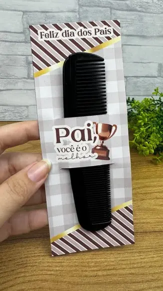 Card com Pente de Bolso- Dia dos Pais