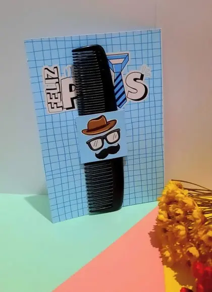 Card com Pente de Bolso- Dia dos Pais