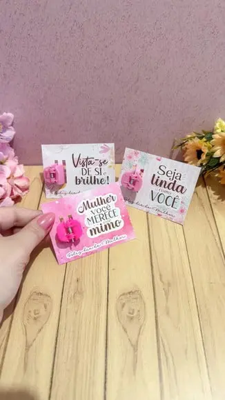 Card com Piranha de Cabelo- Dia da Mulher
