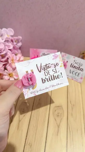 Card com Piranha de Cabelo- Dia da Mulher
