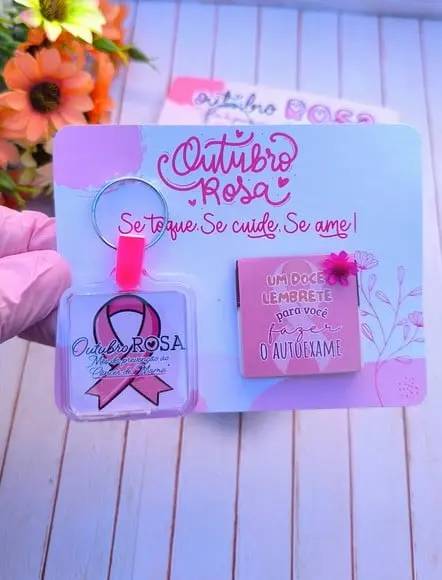 Card com Tablete Cacau Show 5g e Chaveiro- Outubro Rosa