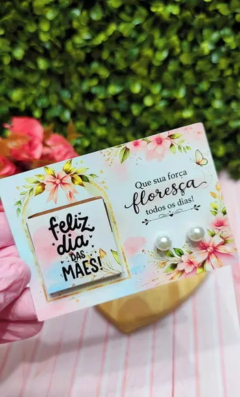 Card com Tablete Cacau Show e Brinco- Dia das Mães