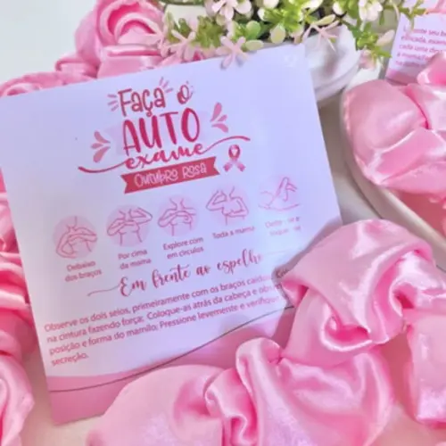 Cartão Auto Exame com Xuxinha Scrunchie- Outubro Rosa