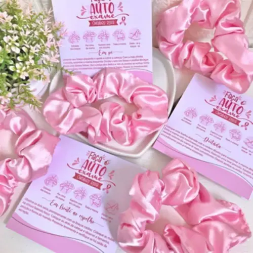 Cartão Auto Exame com Xuxinha Scrunchie- Outubro Rosa