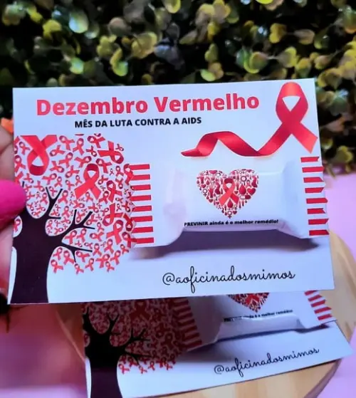 Cartão com Balinha - Dezembro Vermelho