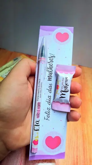 Cartão com Balinha e Caneta- Dia da Mulher