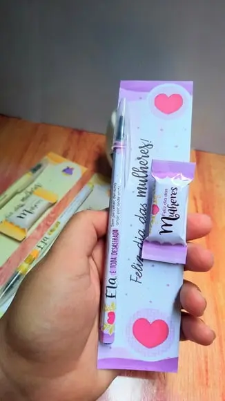 Cartão com Balinha e Caneta- Dia da Mulher