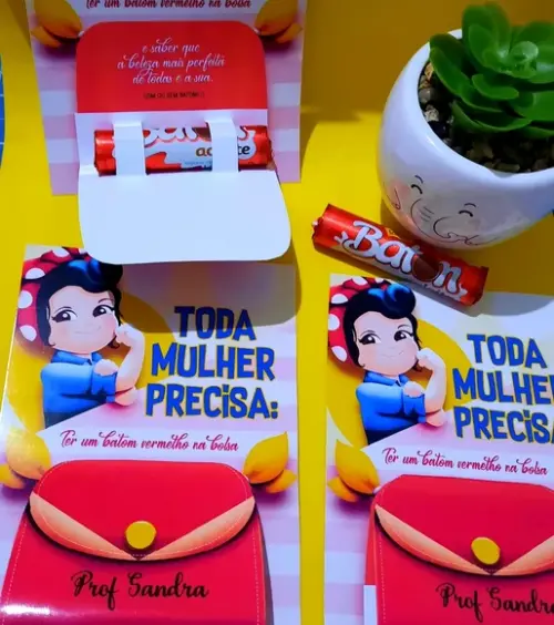 Cartão com Baton- Dia da Mulher