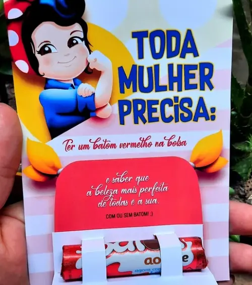 Cartão com Baton- Dia da Mulher