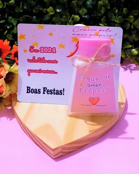 Cartão com Bisnaga de Creme Hidratante- Natal