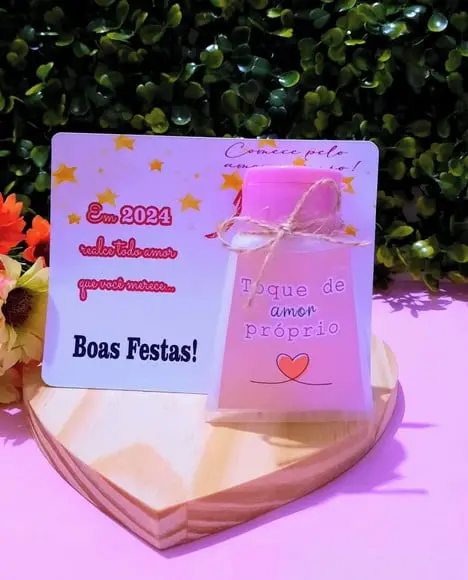 Cartão com Bisnaga de Creme Hidratante- Natal
