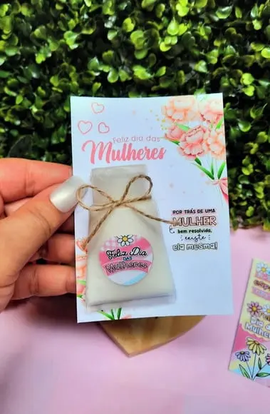Cartão com Bisnaga de Hidratante Corporal- Dia da Mulher
