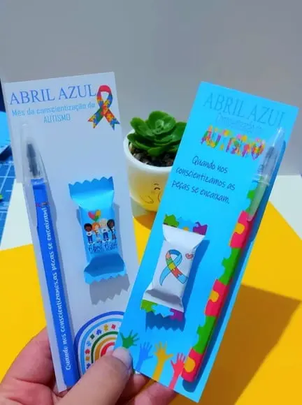 Cartão com Caneta e Balinha- Abril Azul