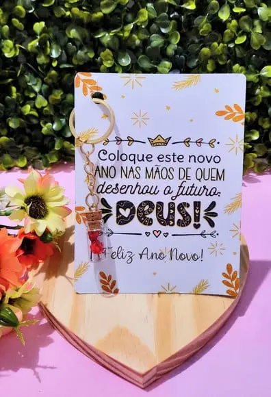 Cartão com Chaveirinho e Florzinha Sempre Viva- Ano Novo