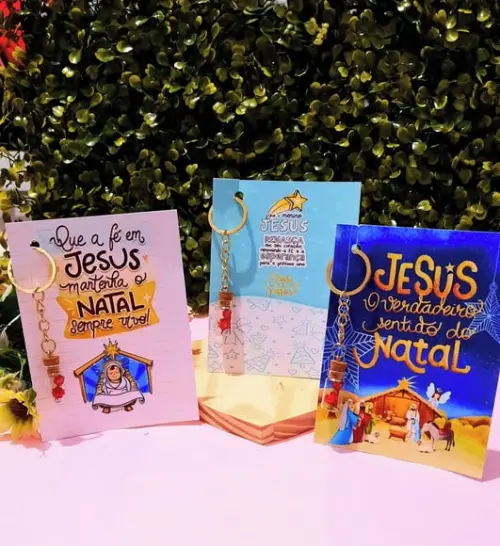 Cartão com Chaveirinho e Florzinha Sempre Viva- Natal Cristã