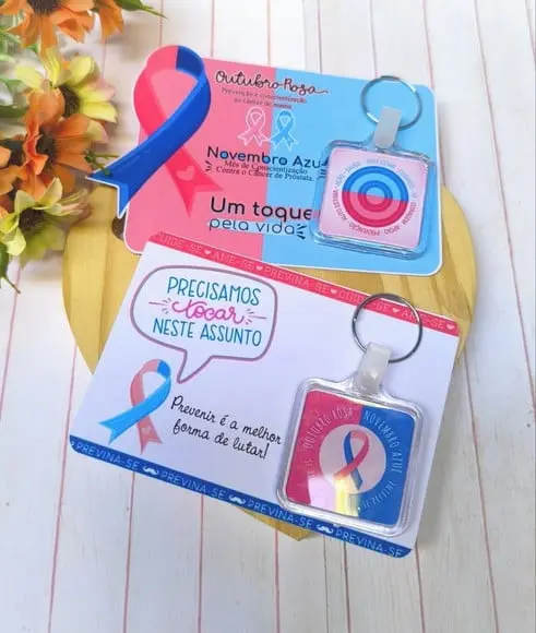 Cartão com Chaveiro- Outubro Rosa e Novembro Azul
