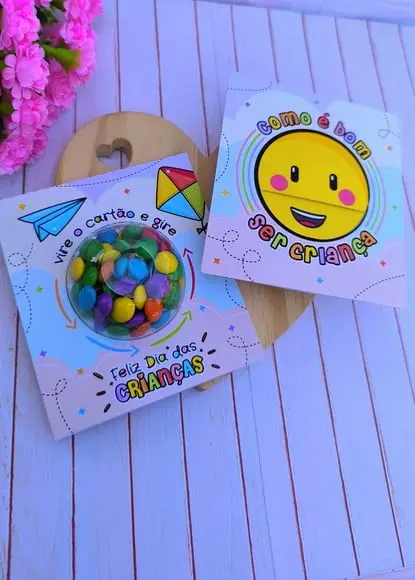 Cartão com Coloreti (confete Chocolate)- Dia das Crianças