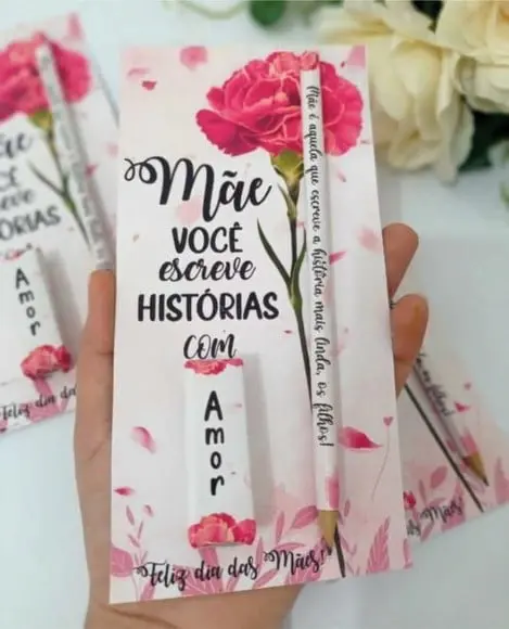 Cartão com Lápis e Chocolate Bis- Dia das Mães