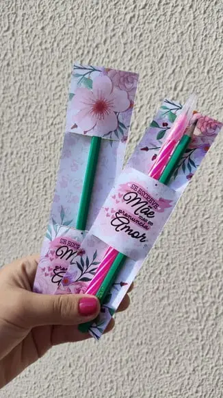 Cartão com Lápis e Caneta- Dia das Mães