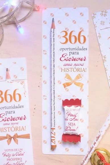 Cartão com Lápis ou Caneta e Balinha- Boas Festas