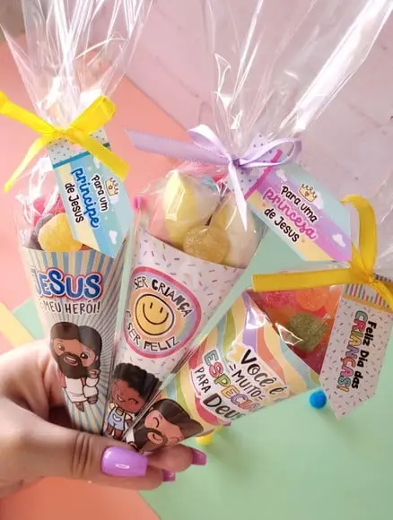 Cone Com Docinhos- Dia Das Crianças