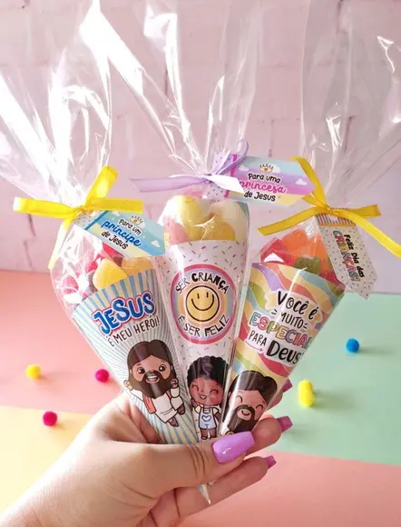 Cone Com Docinhos- Dia Das Crianças