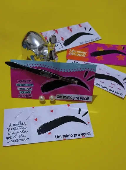 Dia da Mulher- Card com Pinça e Brinco