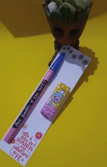 Dia da Mulher- Cartão com Caneta e Chocolate Bis