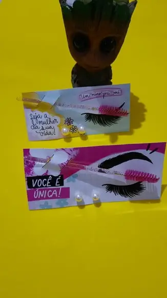 Dia da Mulher- Tag com Escovinha e Brinco