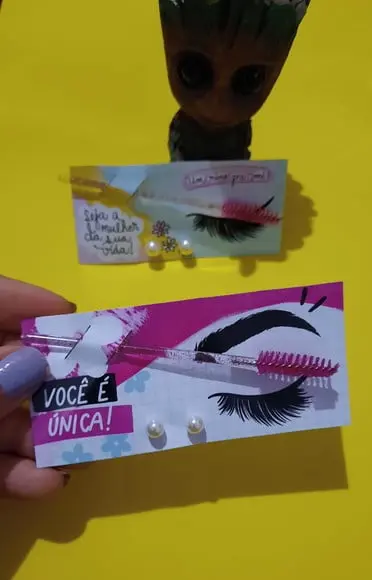 Dia da Mulher- Tag com Escovinha e Brinco