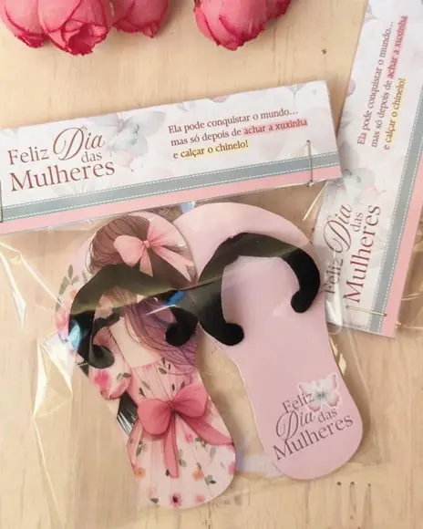 Lapela com 2 Tags e Xuxinha- Dia da Mulher