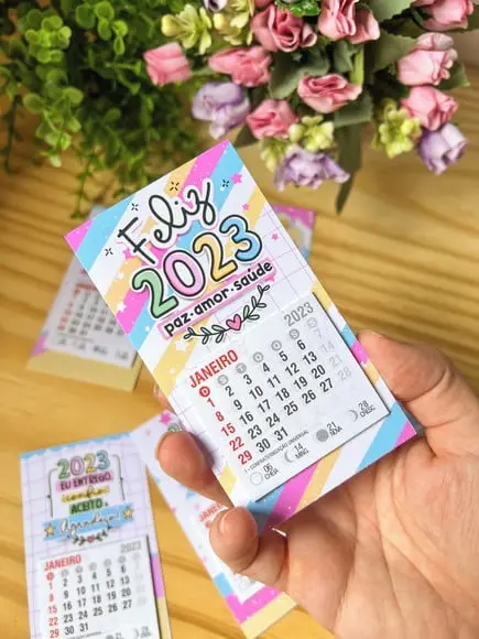 Mini Calendário 2024 com Imã