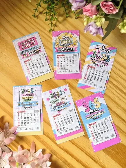 Mini Calendário 2024 com Imã