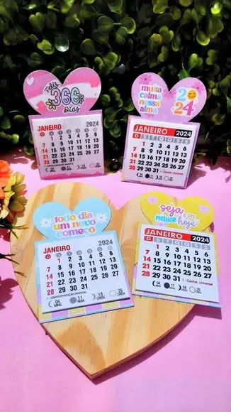 Mini Calendário com Imã- 2024