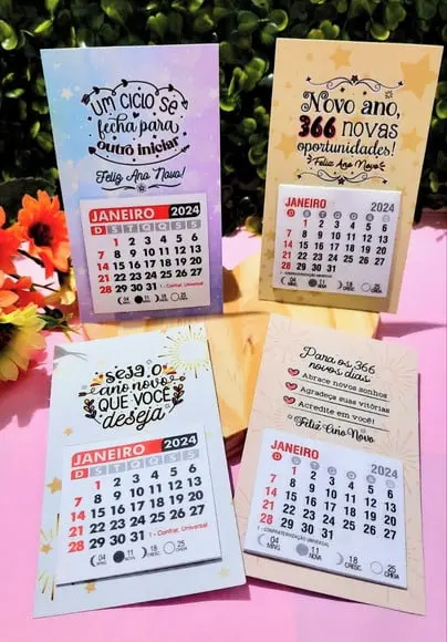 Mini Calendário com Imã- 2024