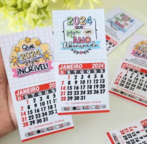 Mini Calendário com Imã- 2024