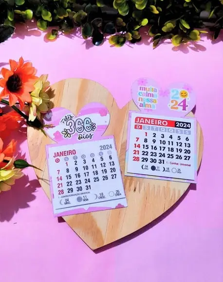 Mini Calendário com Imã- 2024