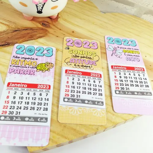 Mini Calendário de Geladeira com Imã