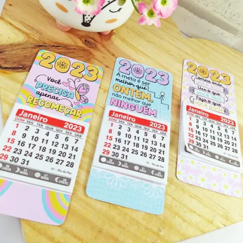 Mini Calendário de Geladeira com Imã