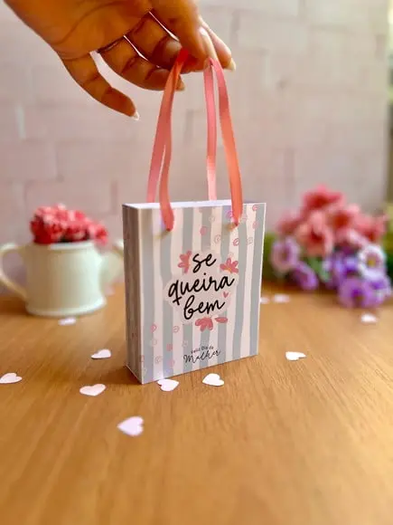 Sacolinha com Kit Beleza- Dia da Mulher