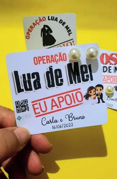 Tag com brinco- Operação lua de mel
