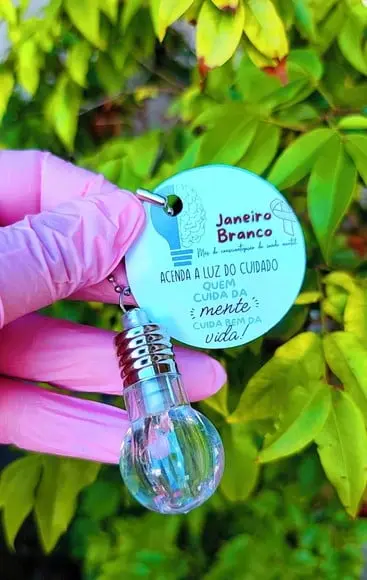 Tag com Chaveiro Lanterna- Janeiro Branco