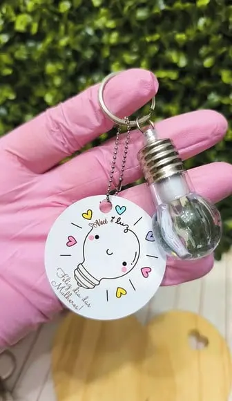Tag com Chaveirinho Lanterna Luz- Dia da Mulher