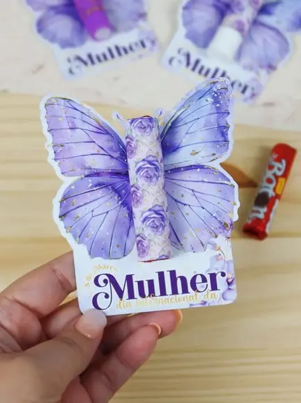 Tag com Chocolate Baton- Dia da Mulher